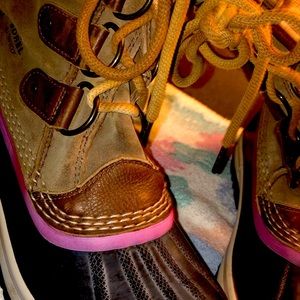 Sorel Women’s Waterproof boots. Great condition. Women’s size 8.